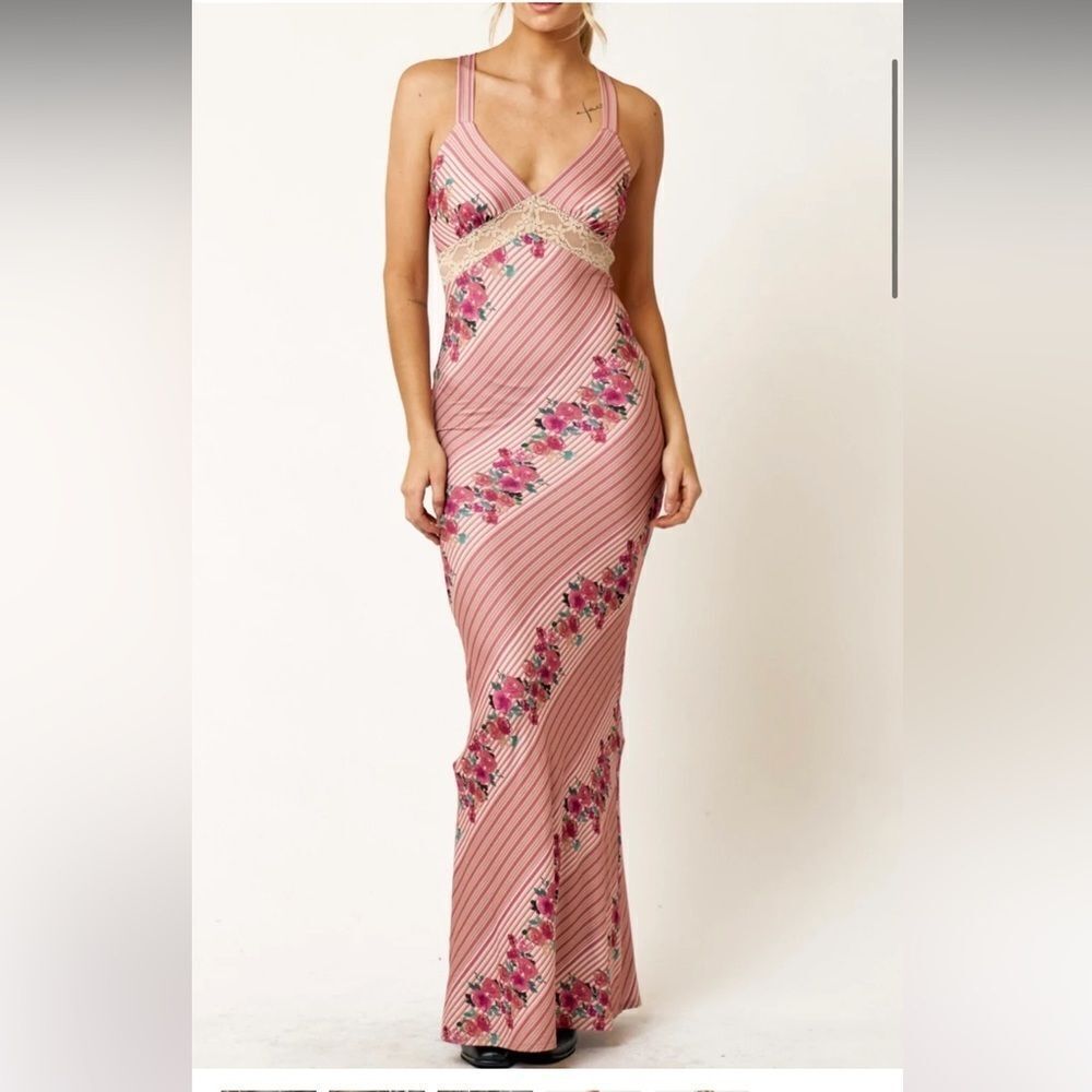 Mixed Bouquet Floral Dress - Picture 5 of 6